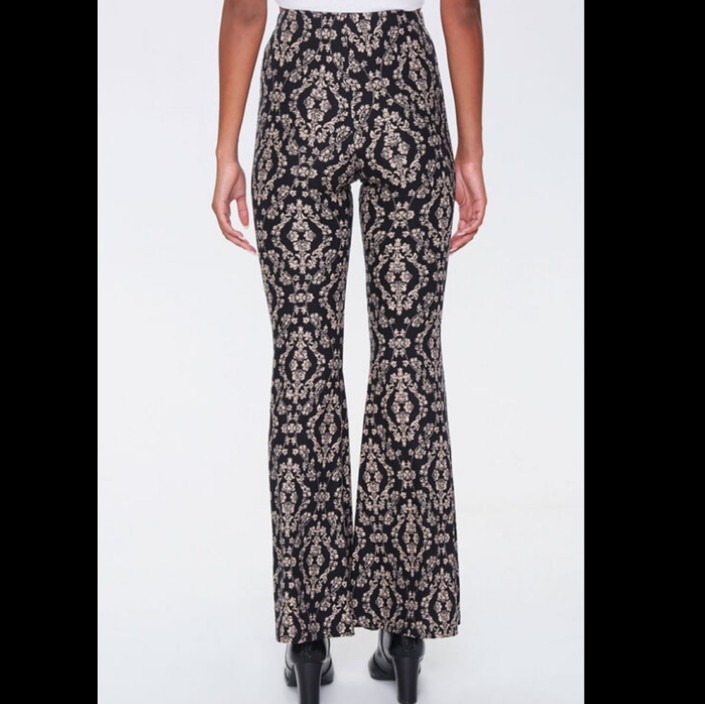 ✨5/$25✨ NWT Forever 21 baroque soft flare pant - Picture 3 of 13